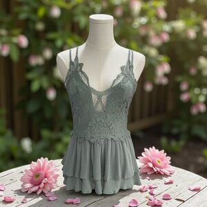 Entro Sage Green‎ Lace Peplum Tank Top Medium Fairycore Cottagecore Romantic NWT